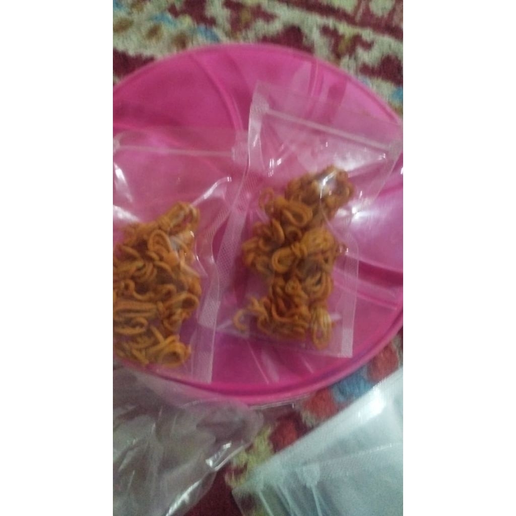 mie kering pedas daun jeruk
