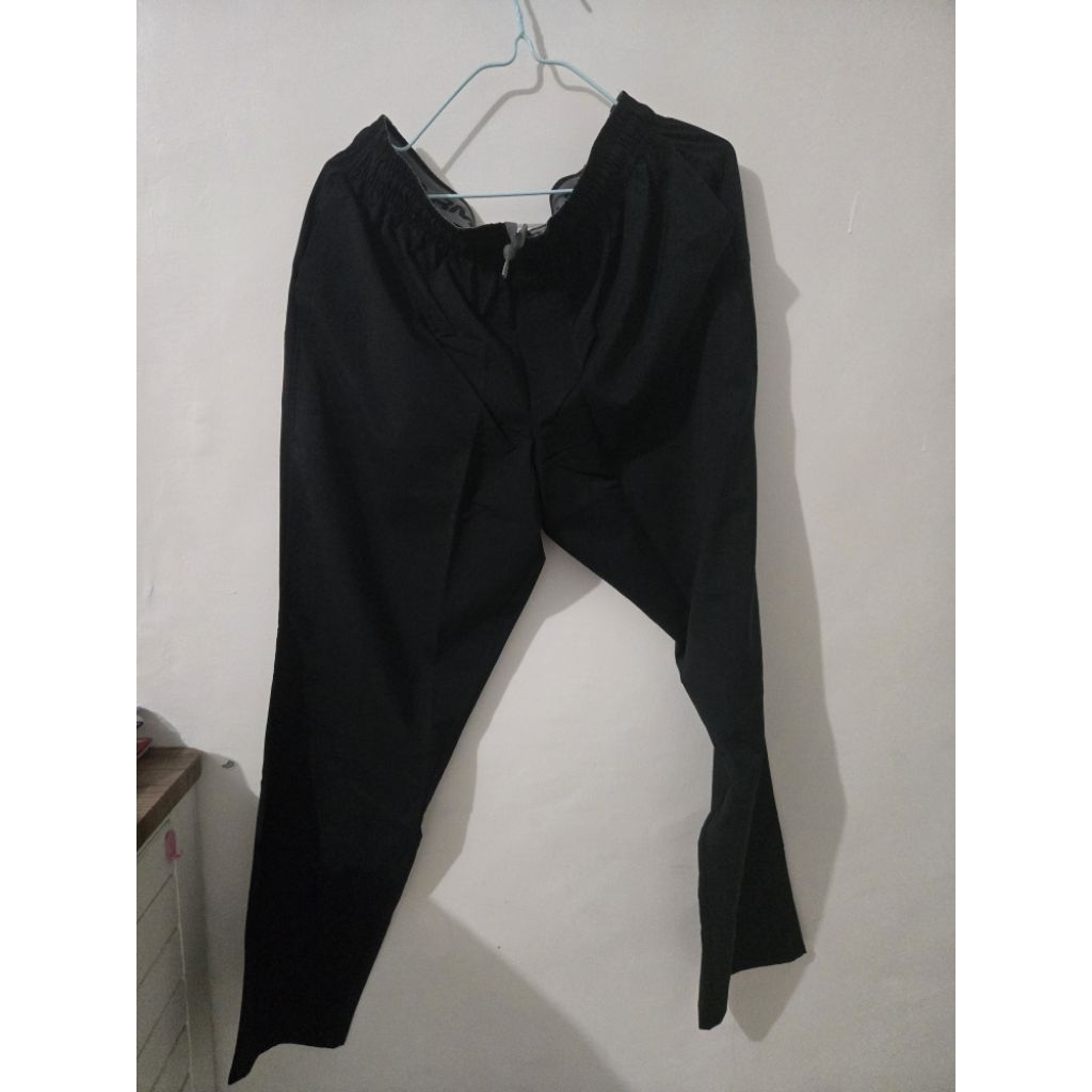 (Preloved) Celana Training Under Armour Black