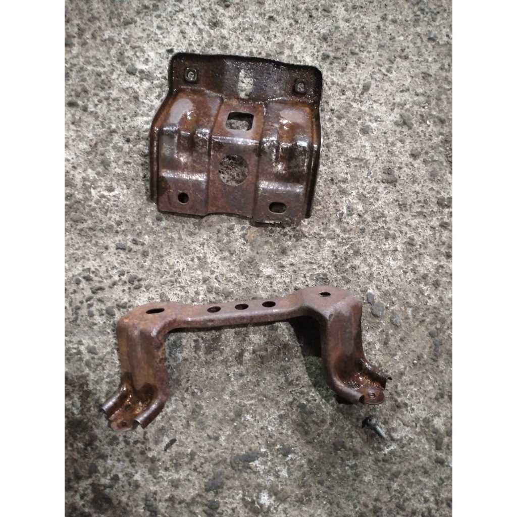 Besi Bracket Console Box Innova inova old lama 2004 2015 ori copotan