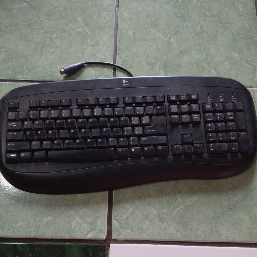 Keyboard PS2 LOGITECH Jadul original