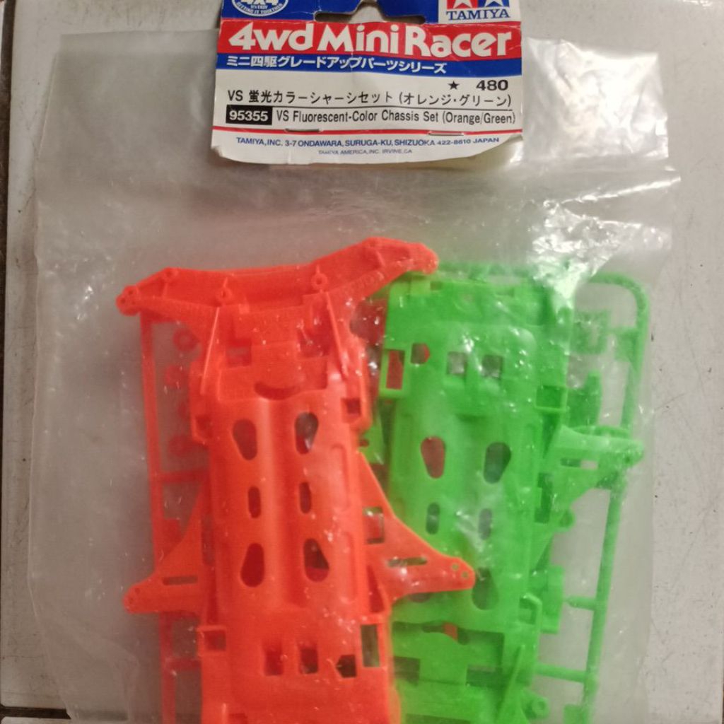 Tamiya 95355 vs flourescent- color chassis set (orange /green )
