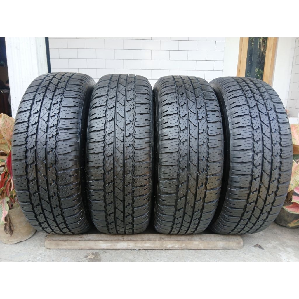 Ban Bridgestone 99% 265/65 R17