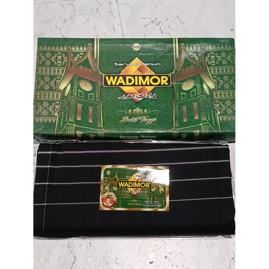sarung wadimor bukit tinggi warna hitam tumpal,
