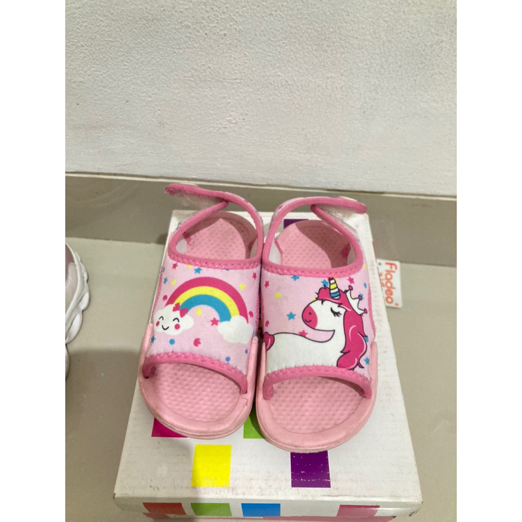preloved sepatu sendal unicorn BubbleGum