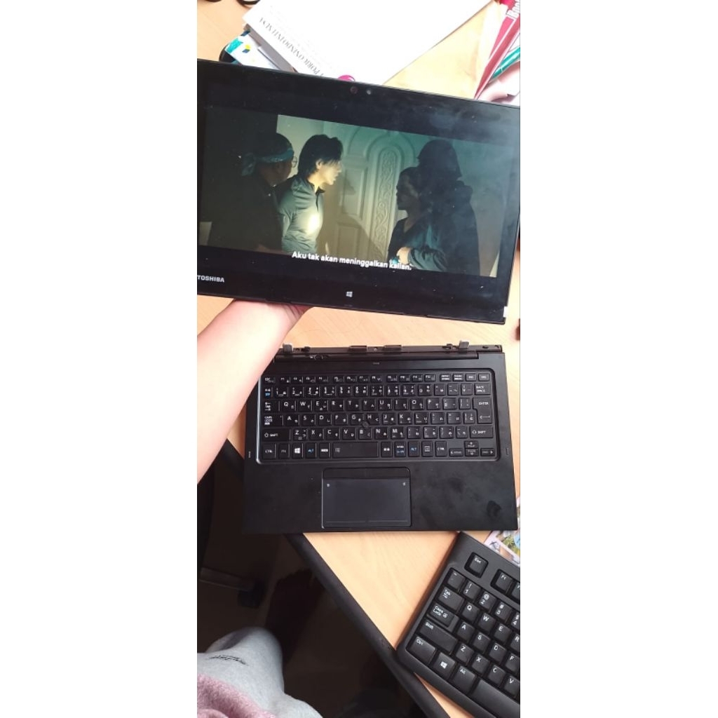 Toshiba Dynabook R82