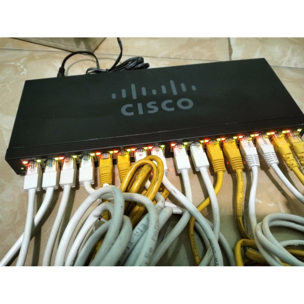 Switch hub Cisco 16Port Gigabit