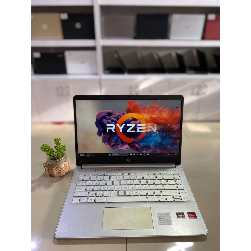 HP 14S-FQ1036AU AMD RYZEN 7 5700U WITH RADEON GRAPHICS RAM 8 GB SSD 512 GB BACKLIT