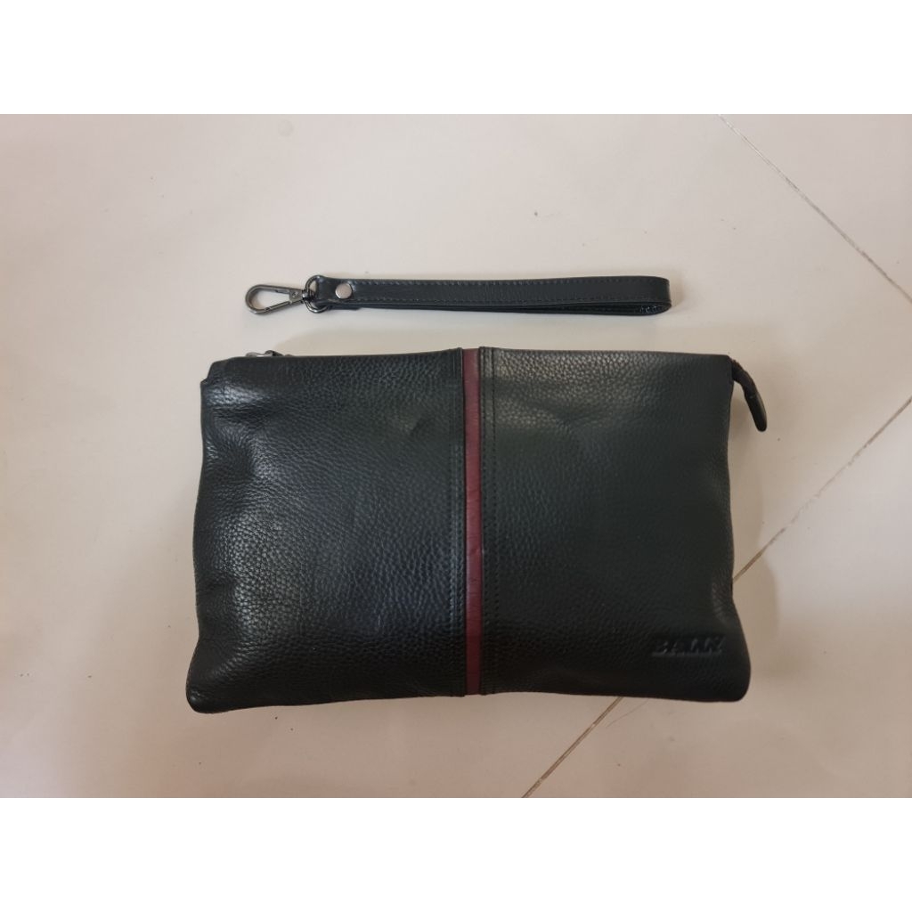 239. Handbag Clutch Men Pria Bally Black Leather Preloved / Mantan / Bekas / Second Size : 26.5cm x 