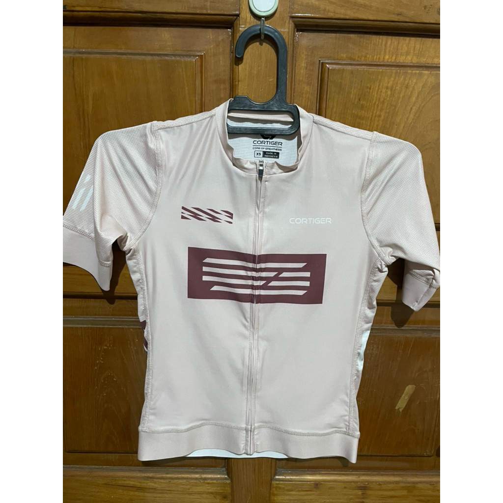 jersey cortiger ukuran xs like new
