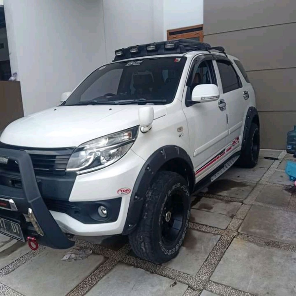 variasi over fender model BAUT L mobil Toyota Terios lama 2007-2016