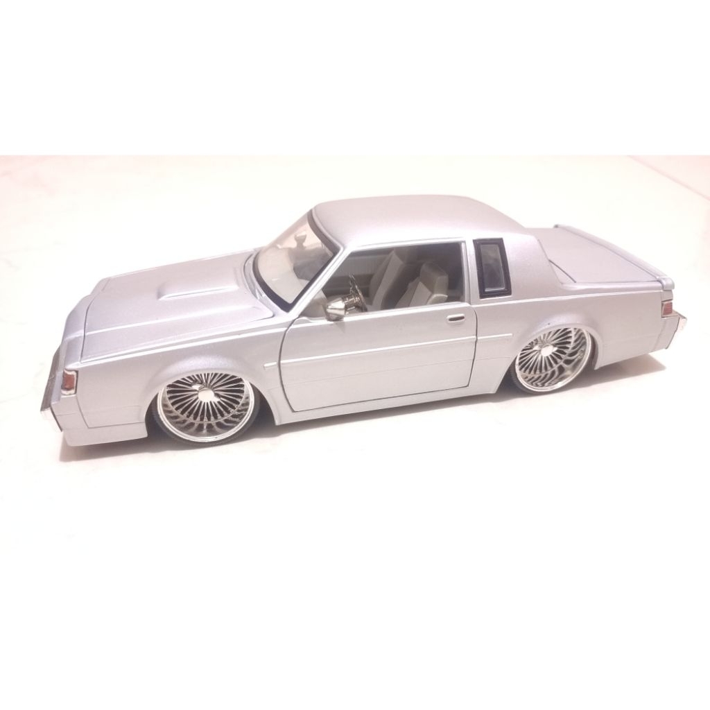 Diecast Jada Buick Grand National 1987 1:24