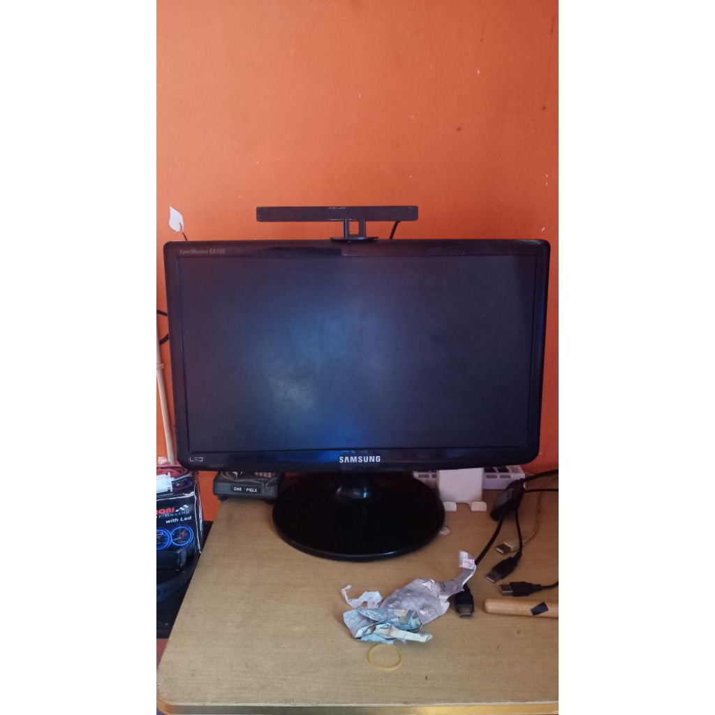 Monitor Samsung SyncMaster SA100 bekas mulus