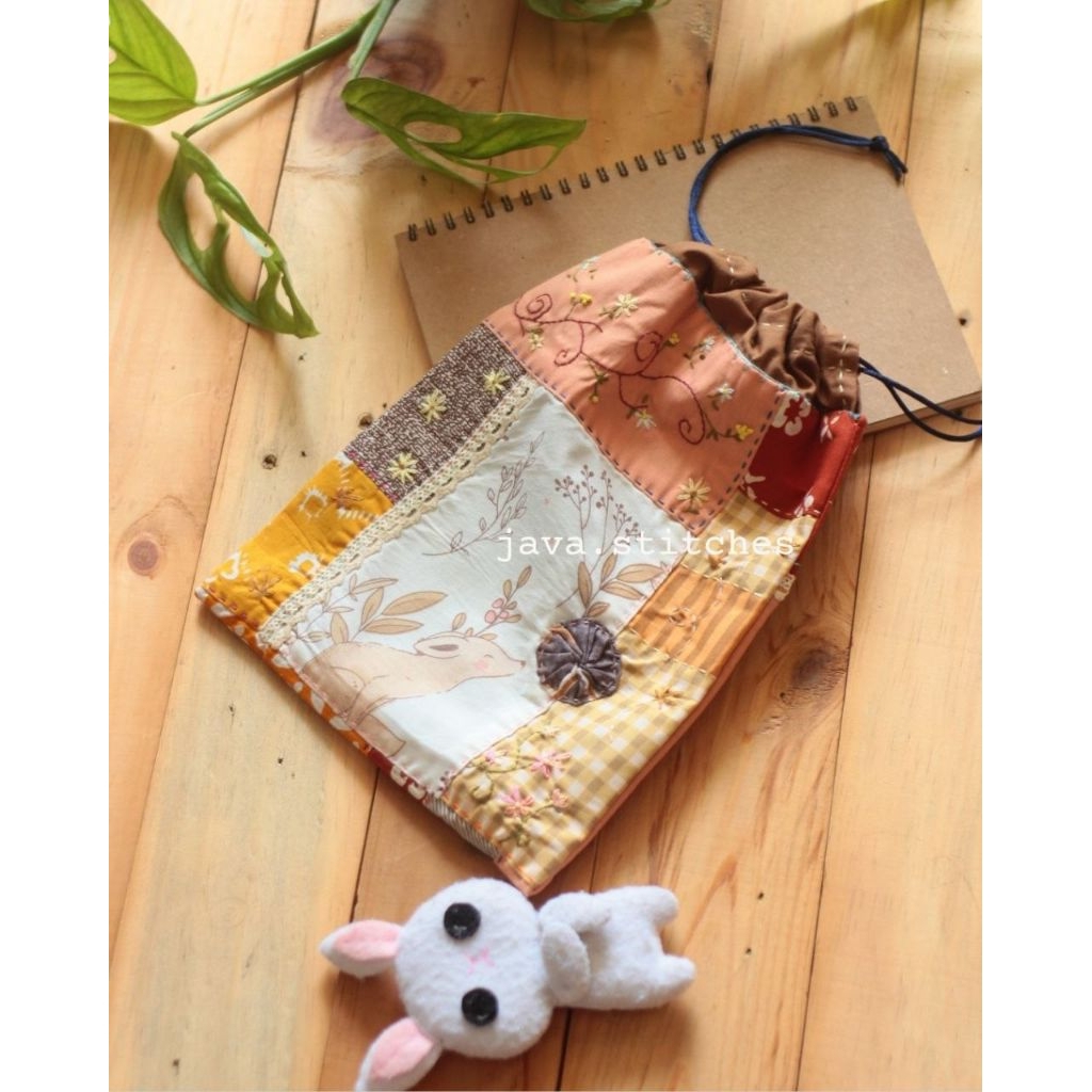 string pouch | tas kantong serut kain perca bertali full jahit & sulam tangan (hand stitched)