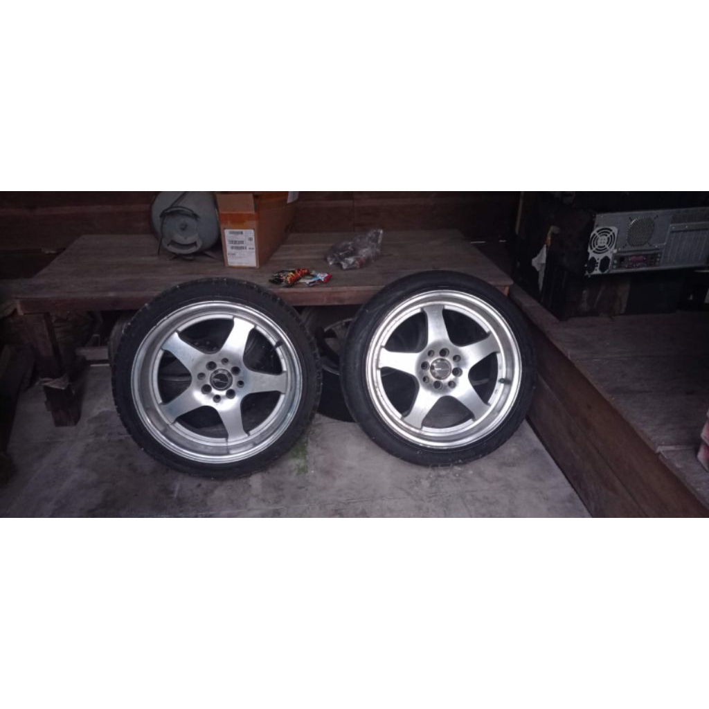 Velg Racing Mobil Variasi Celong Ceper