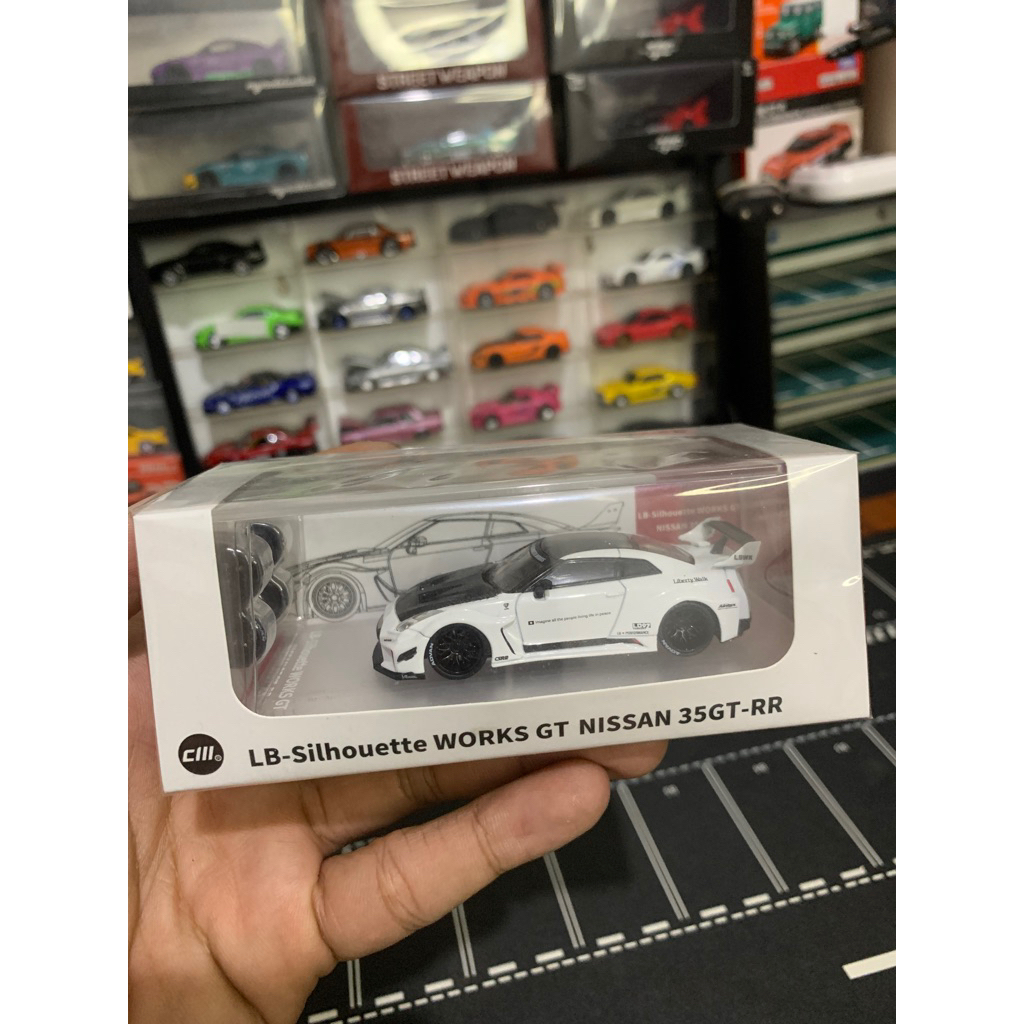 CM MODEL LBWK Nissan GT-R35 Putih