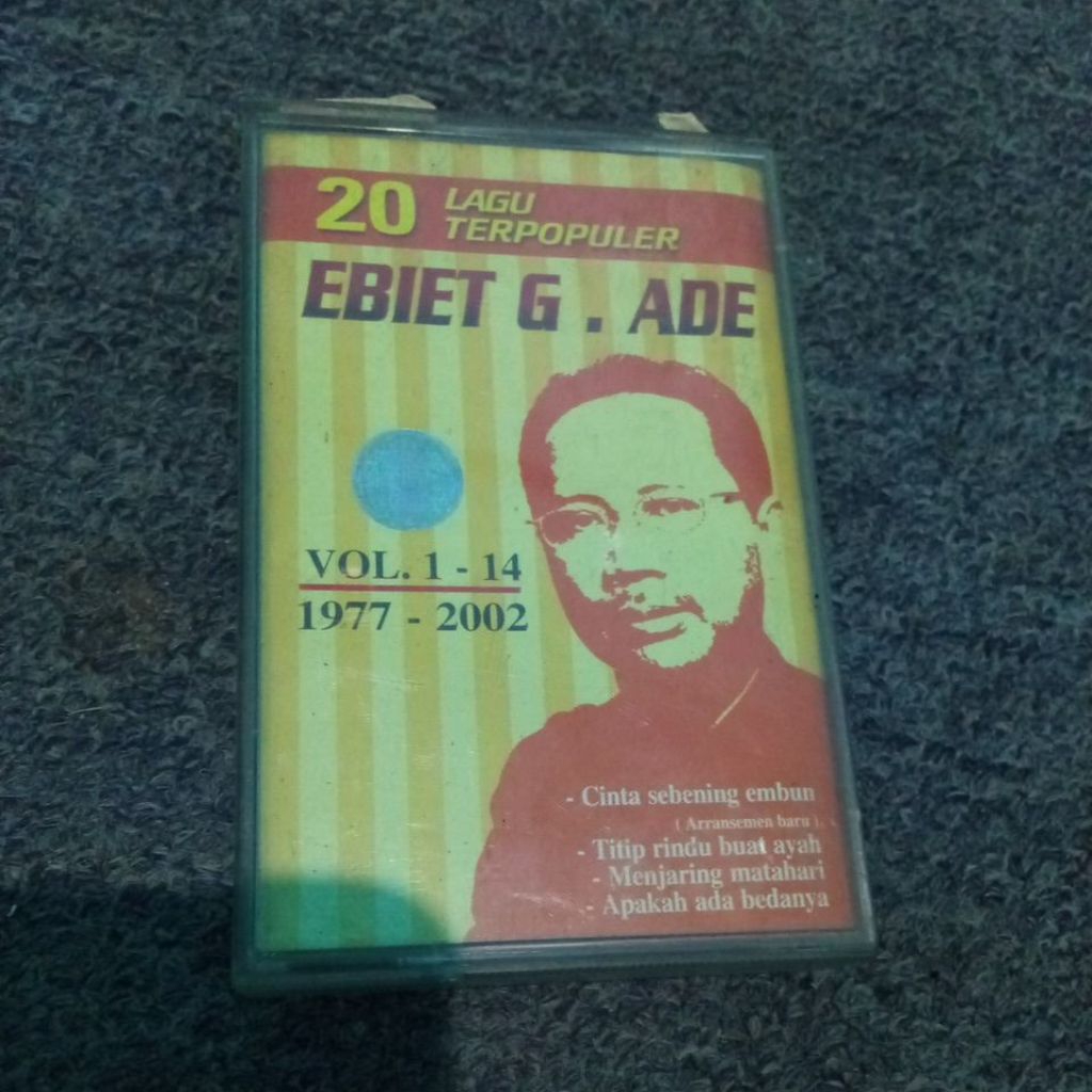 kaset 20 LAGU TERPOPULER EBIET G.ADE