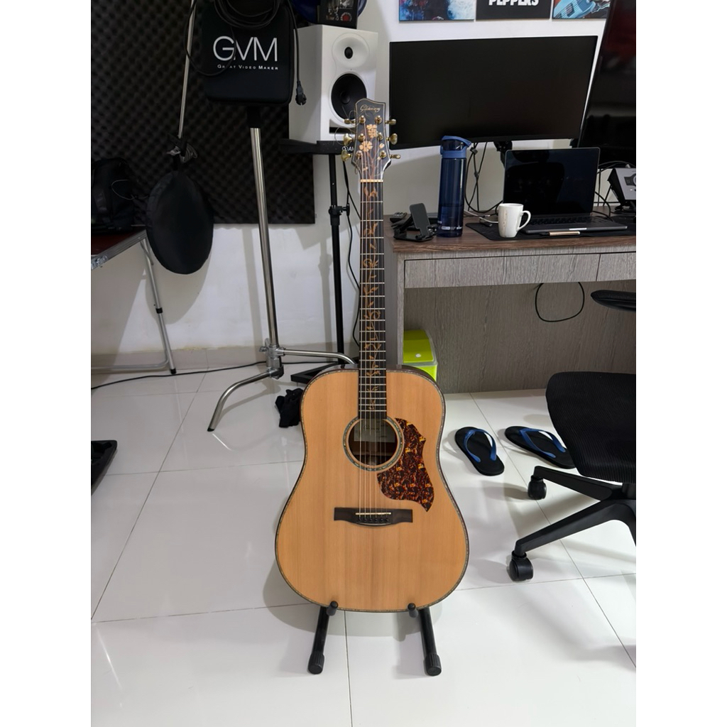 Gitar Akustik Galatasaray Full solid with Fishman Preamp