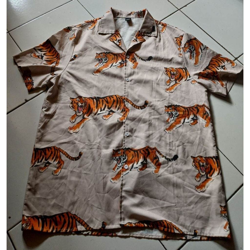 Kemeja motif harimau