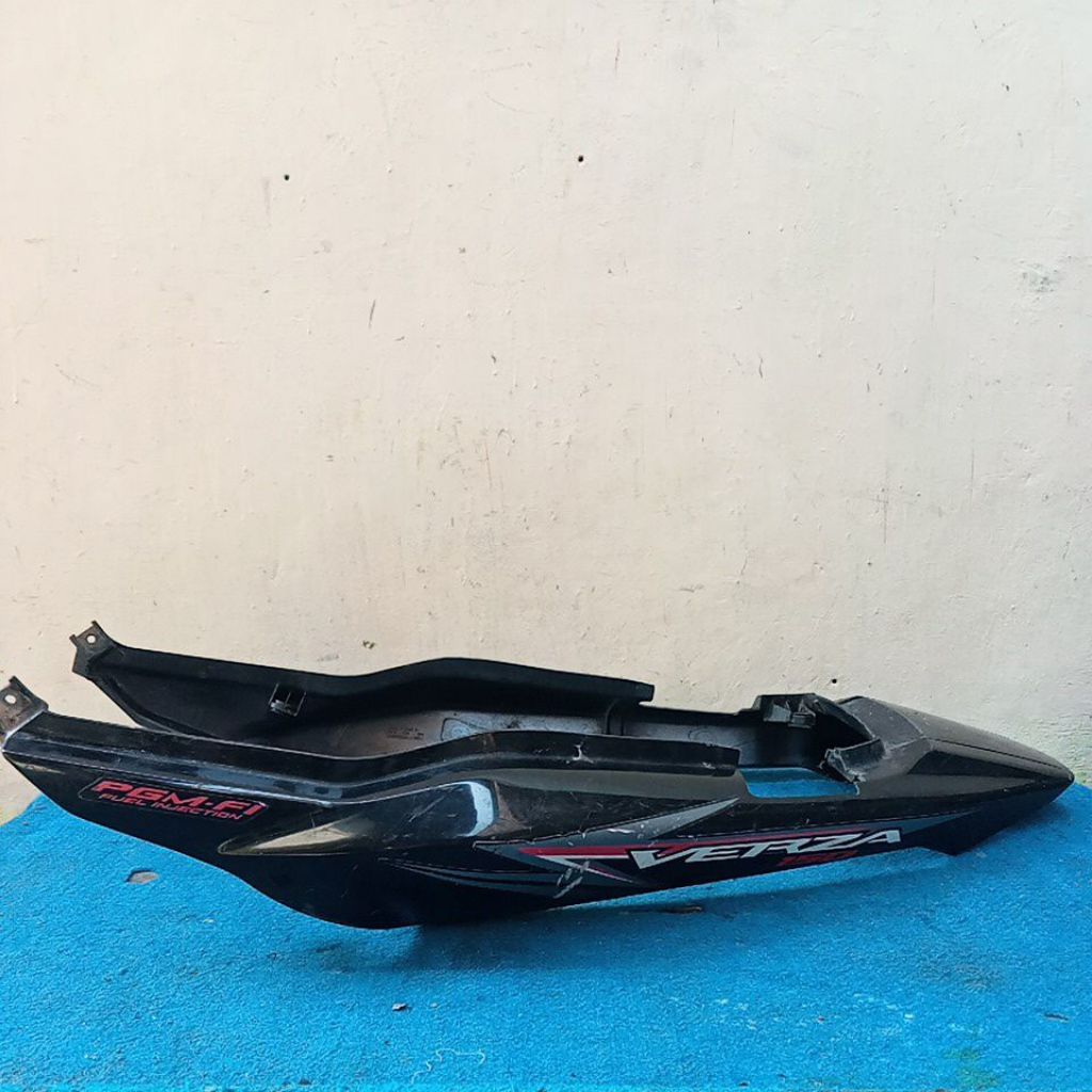 body belakang satu set kanan kiri Honda cb Verza 150 original