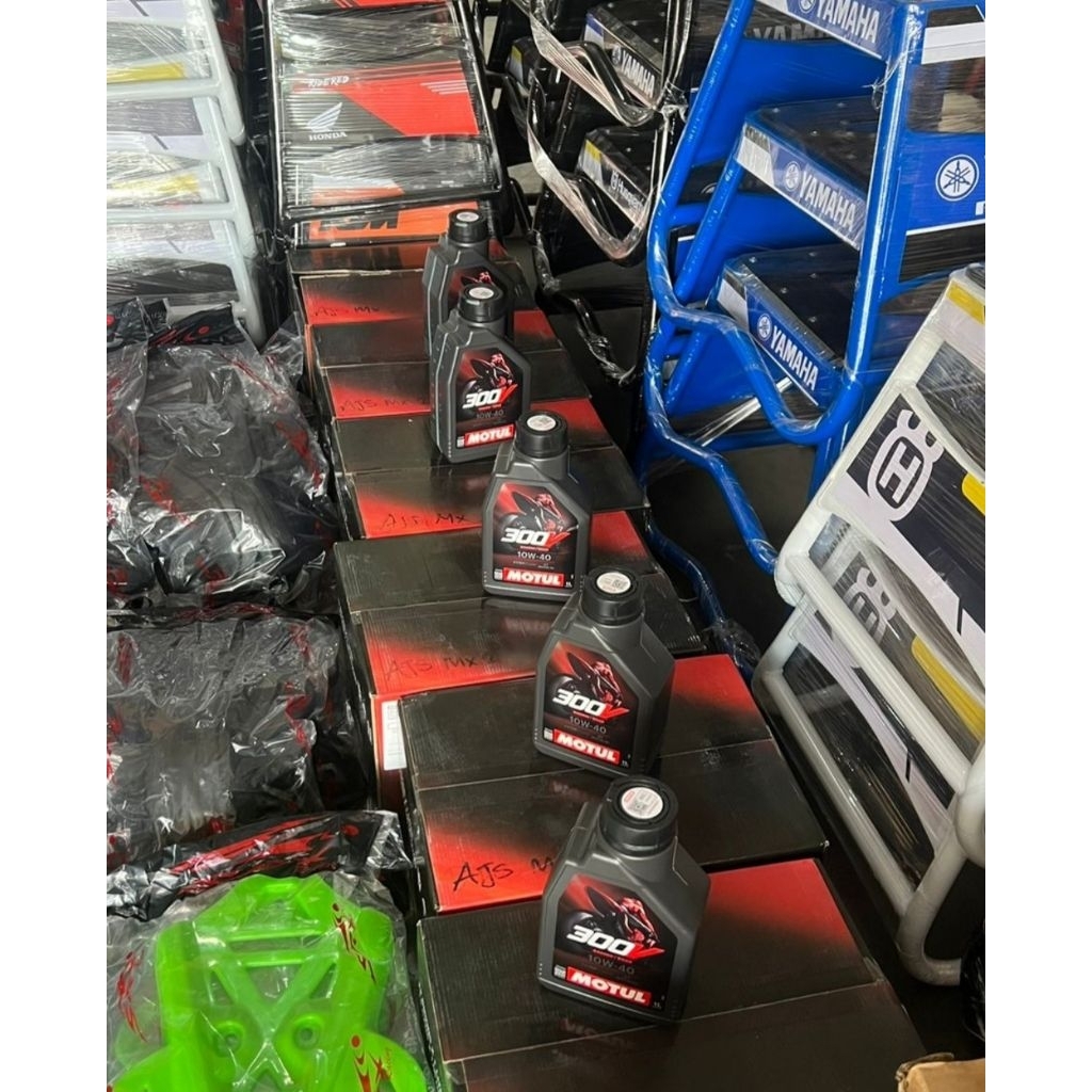 Oli Motor Motul 300v