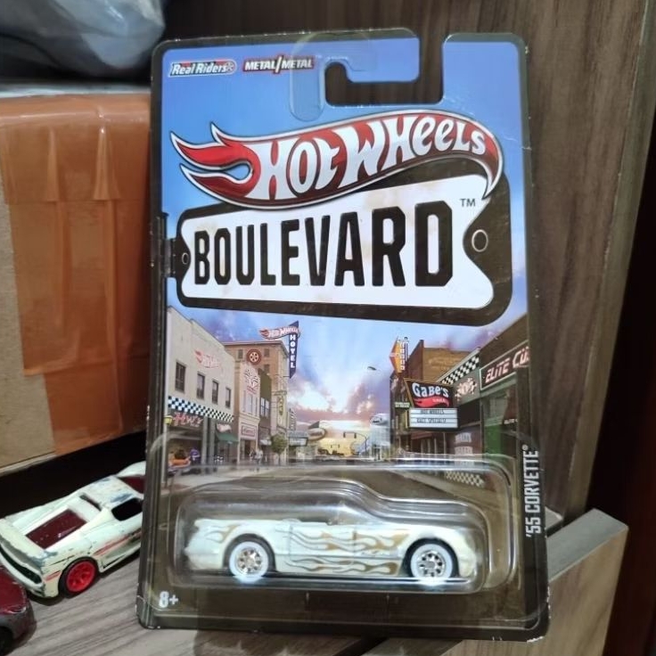 Hot Wheels 55 Corvette Boulevard diecast Mattel