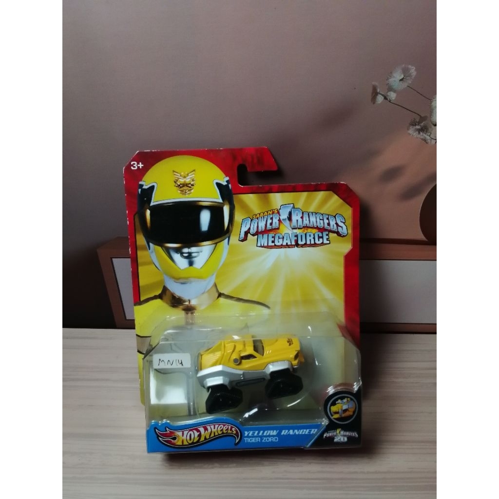 POWER RANGERS MEGAFORCE YELLOW RANGERS TIGER ZORD