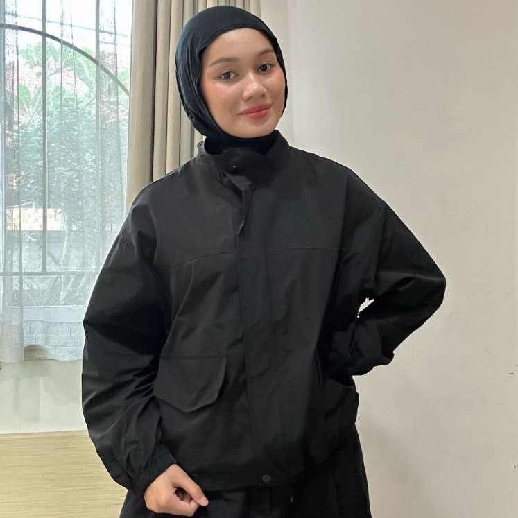 Be.Gracious-Casual jaket parasut / jaket model oversize parasut / jaket hangout trend kekinian