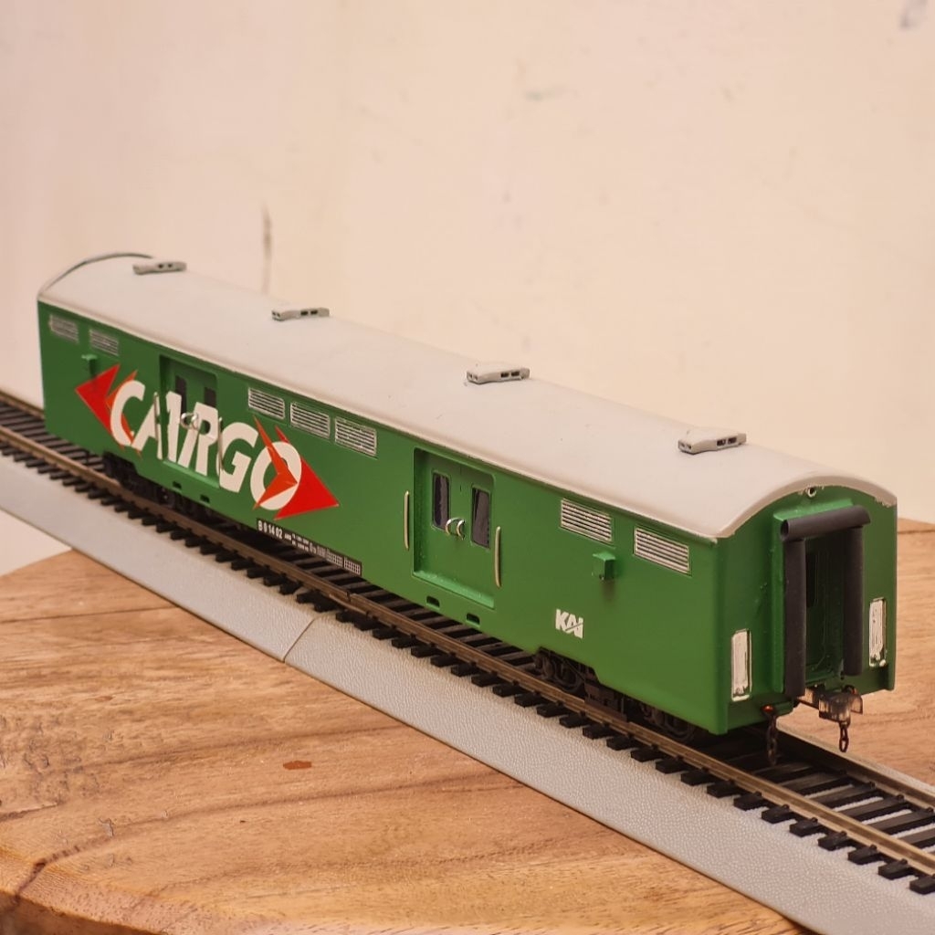 Kereta Model - Miniatur Kereta Api - Miniatur Gerbong Bagasi Cargo Livery Cargo KAI Skala Agung Craf