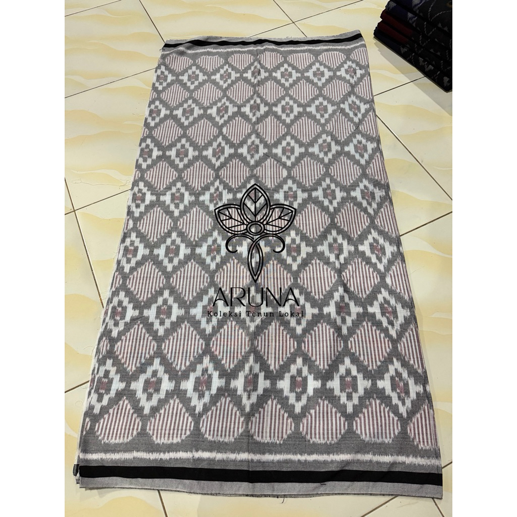 Sarung Tenun Goyor ATBM ( Alat Tenun Bukan Mesin )