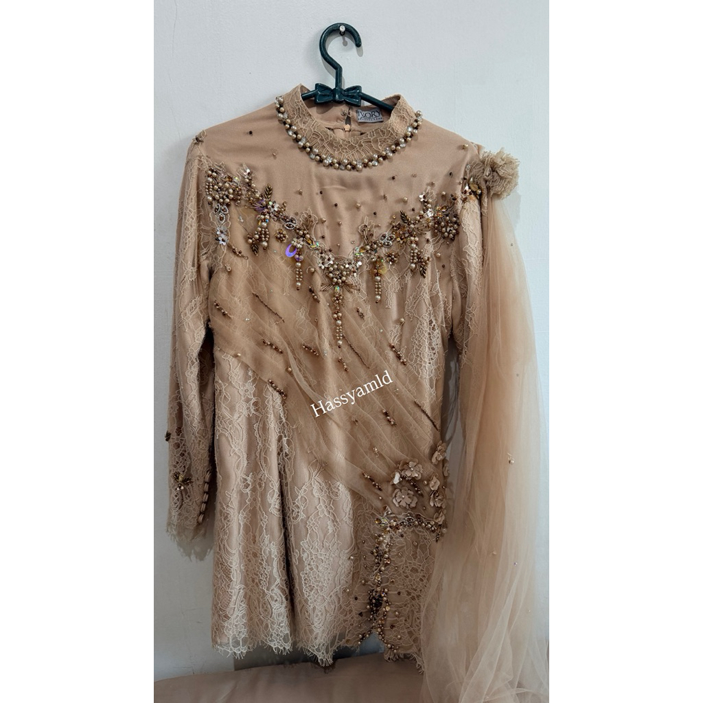 Kebaya Ivory Studio Preloved