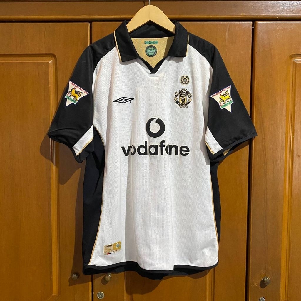 Manchester United Centenary Away Football Shirt 2001/2002