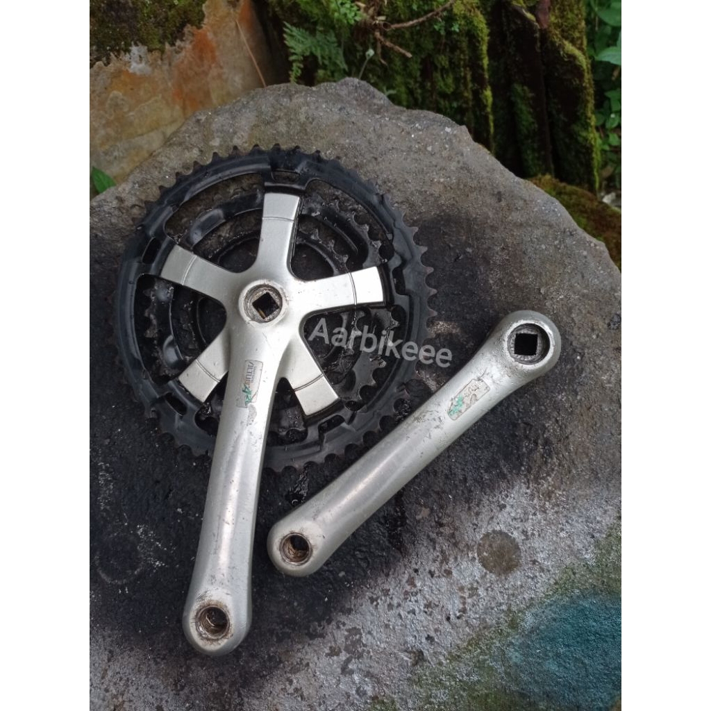 Crank sepeda Shimano Altus A20