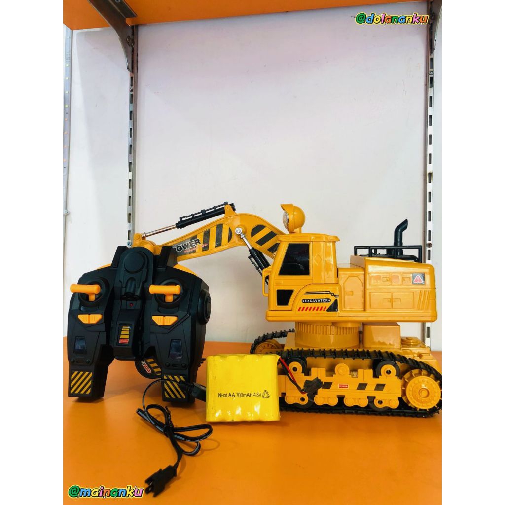 Remot control excavator b