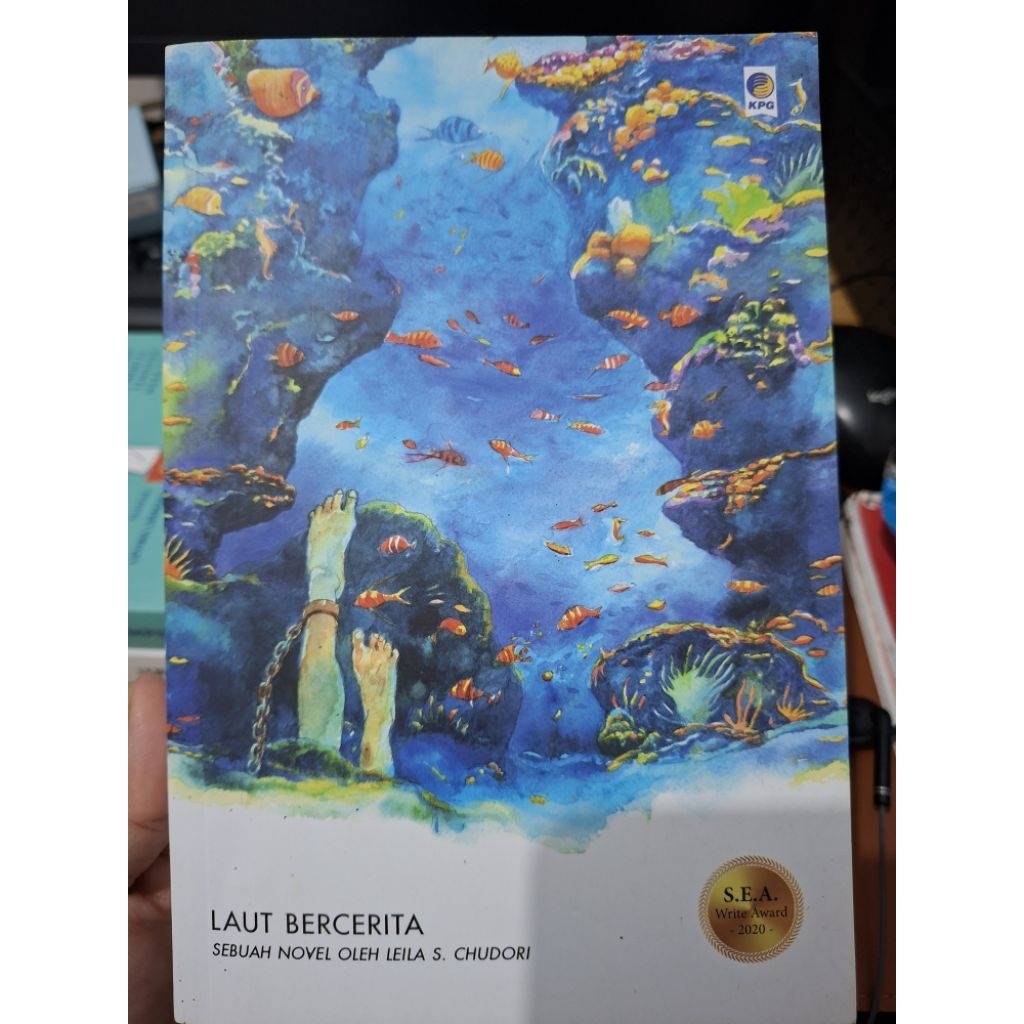 Buy 4 Get 2 FREE GRATIS 2 BUKU ORI Dijual 250k dapat 4buku - loneliness, laut bercerita, filosofi te