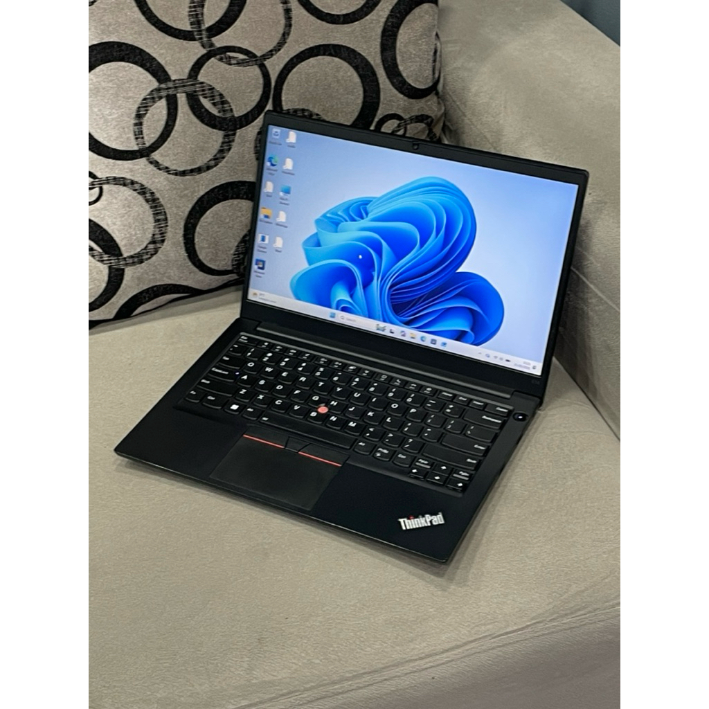 LENOVO THINKPAD E14 GEN 4  14” Core i3-1215U 8GB/512GB  2022