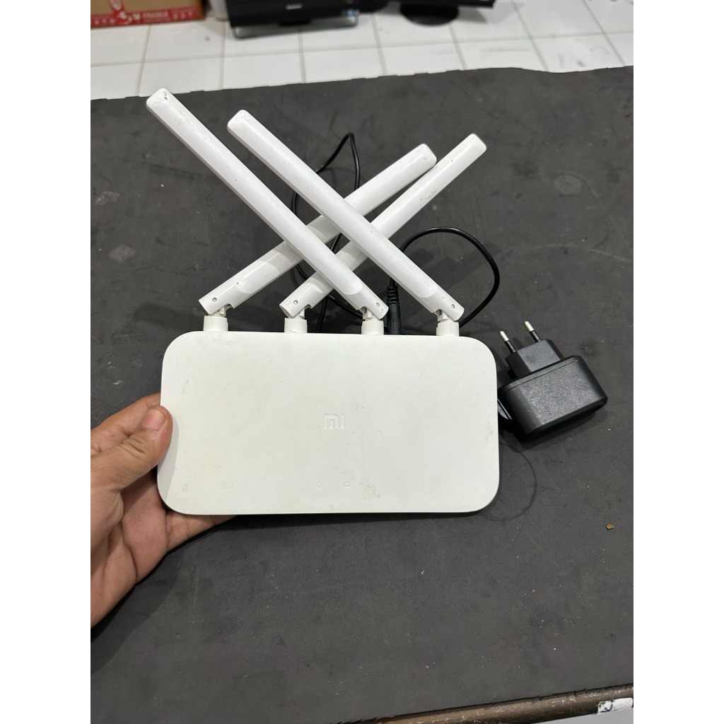 Router Wifi Xiaomi Mi Router 4C N300 4 Antena Bekas Normal Lengkap Adaptor
