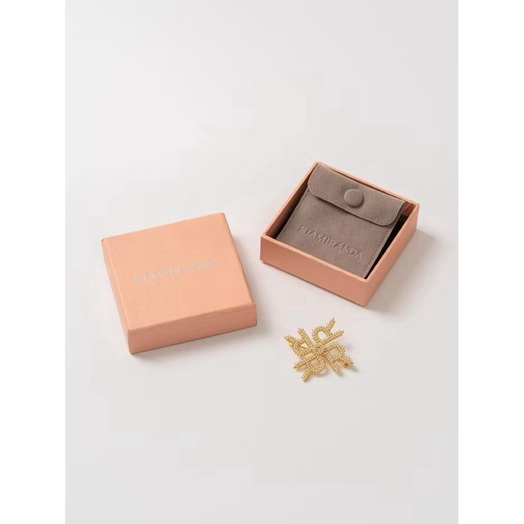 RM Advika Brooch Series