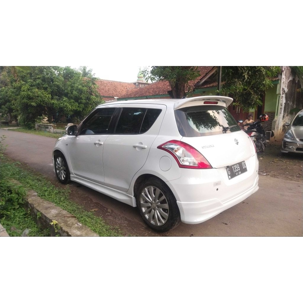 SIDEKIRT SUZUKI SWIFT GEN 2