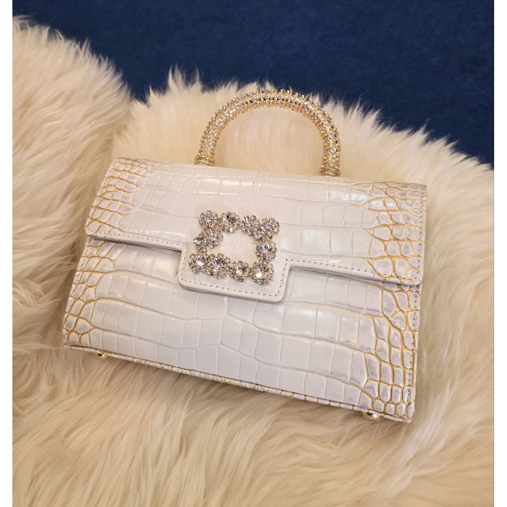 Tas Pesta/ Tas Selempang wanita Elegan dan Mewah dengan Bahan kulit warna putih gold