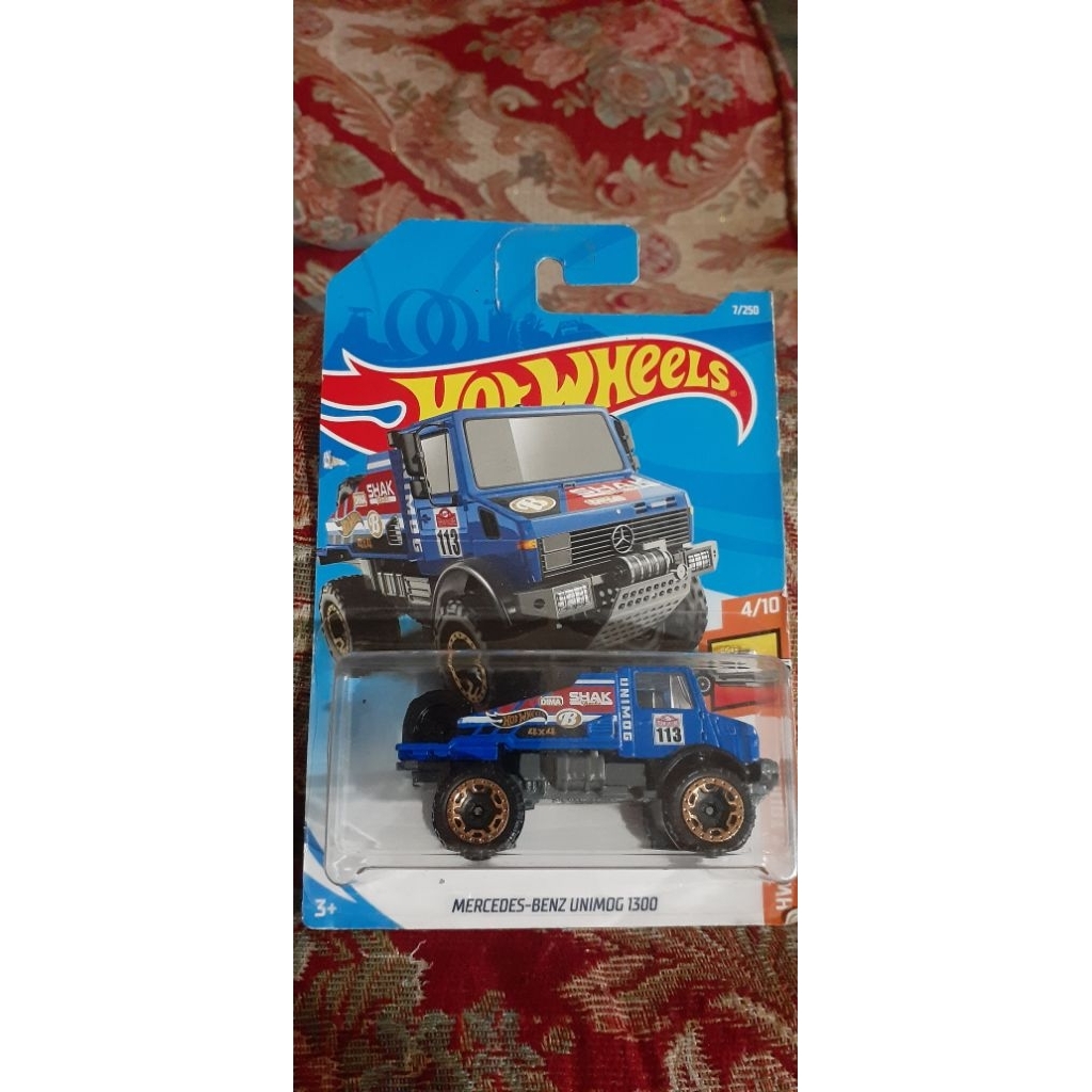 Hot wheels MERCEDEZ BENZ UNIMOG 1300