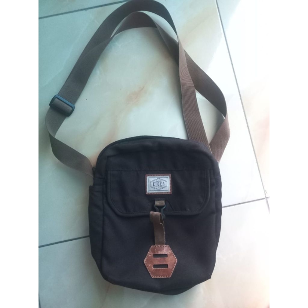 Preloved Tas Slempang Pria EIGER