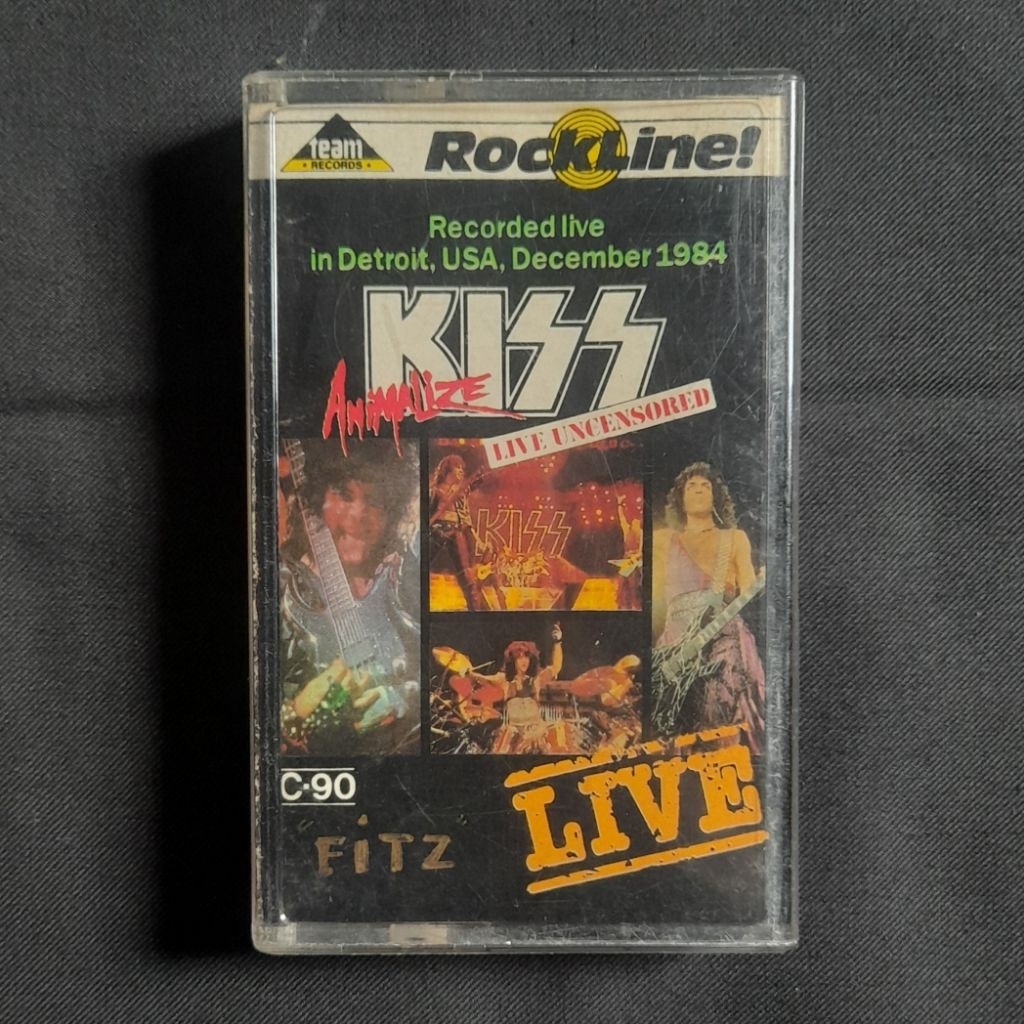 Kaset Kiss - Animalize : Live Uncensored
