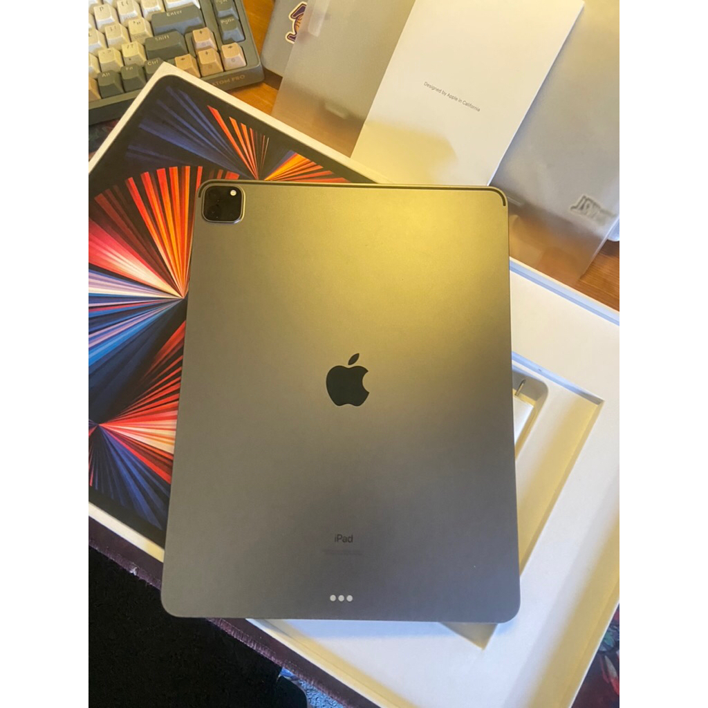 Ipad Pro M1 gen 5 12.9 inch 256gb wifi only