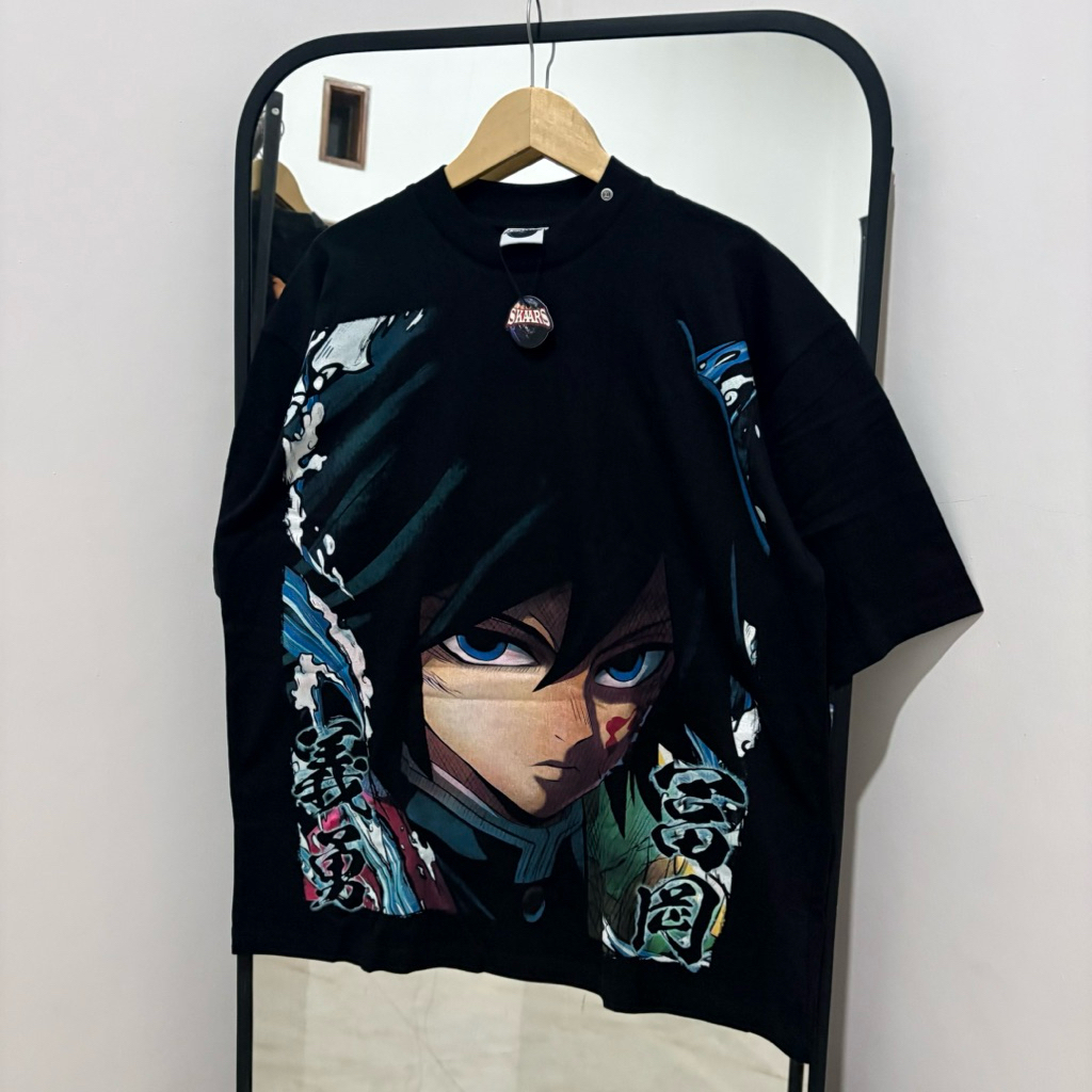 bootleg skaars Kaos Anime Demon Slayer Tomioka Giyuu Full Print Tee Hitam