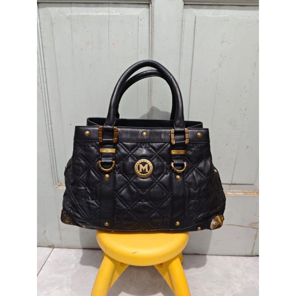 Metrocity Handbag Quilted Leather studded