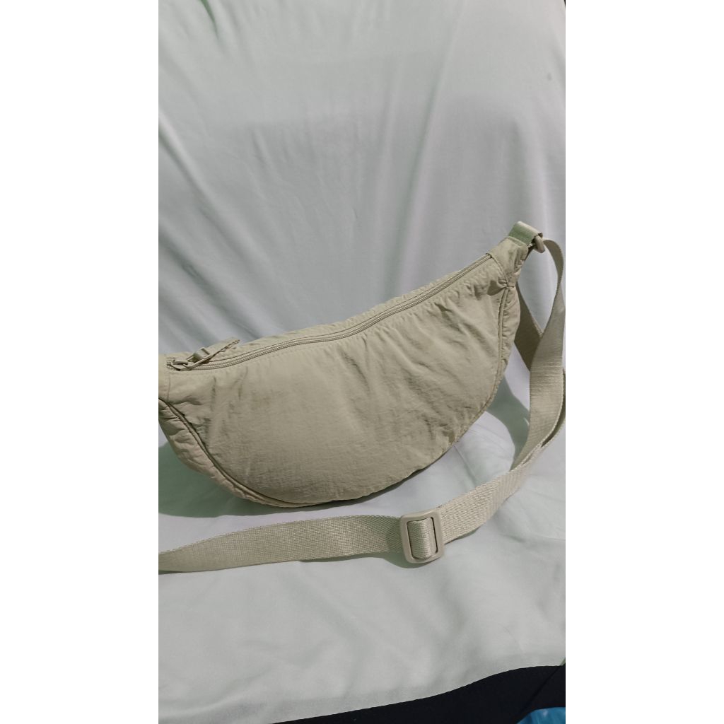 sling bag uniqlo