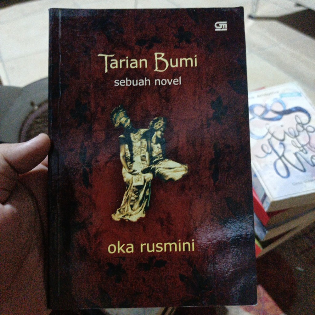 [Preloved] Tarian Bumi  Oka Rusmini