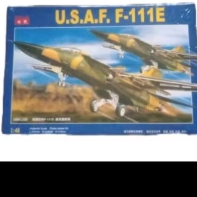 model kit pesawat F-111 (1:48)