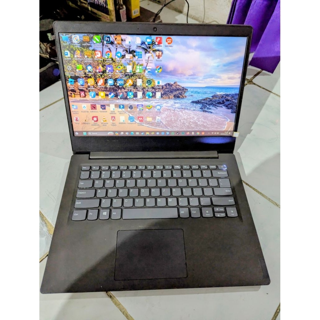 Laptop Lenovo V14 ADA Laptop Pelajar & Kantoran AMD Ryzen 3 RAM 4GB