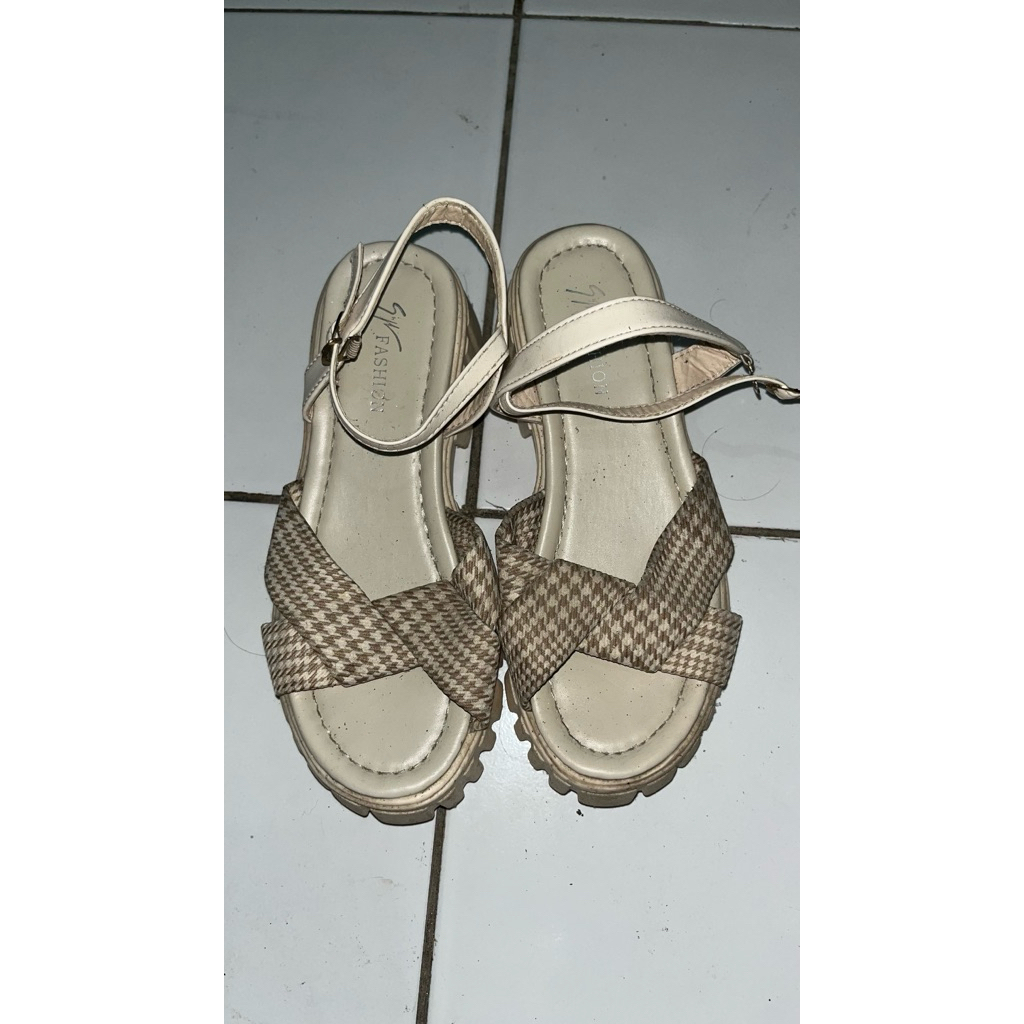 PRELOVED | Sandal Wedges Beige